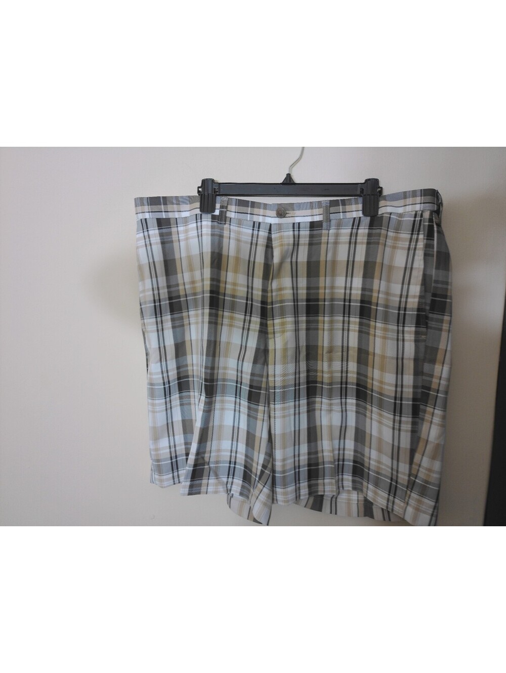 NWT Haggar Shorts Mens Putty Plaid Size 42W Cool 18 Pro Expandable Waist